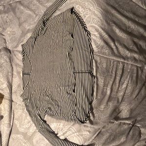 Cropped long sleeve shirt